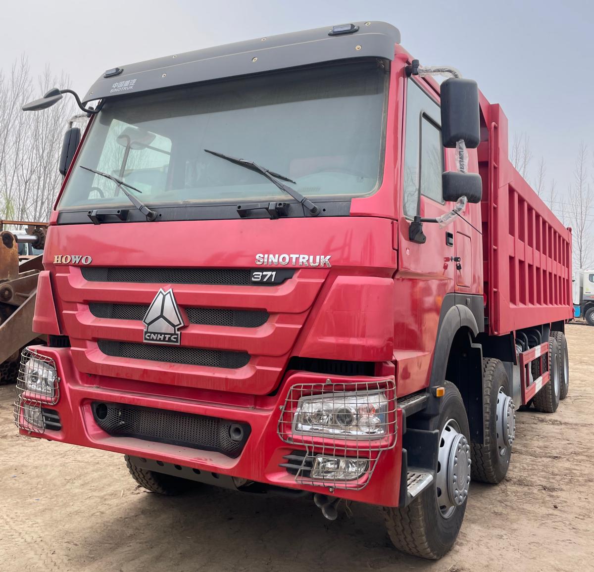 Used Dump Truck 简体中文：二手自卸卡车